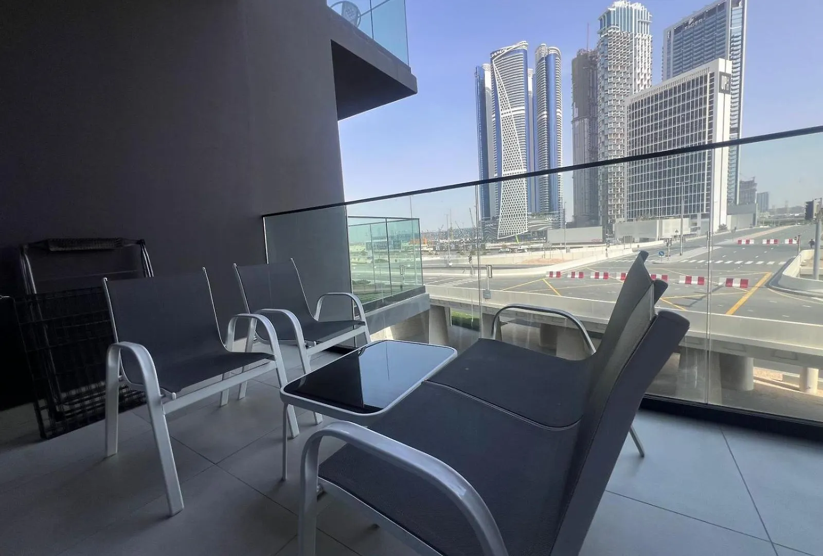 Spacious Apartment At Business Bay Canal L 10 Minutes To Dubai Mall L Burj Khalifa L Downtown 0*,  Spojené arabské emiráty